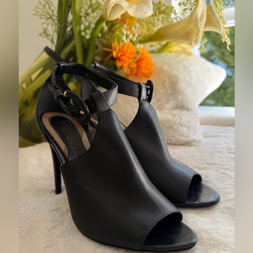 Burberry Black Heeled Sandals - Picture 4 of 10